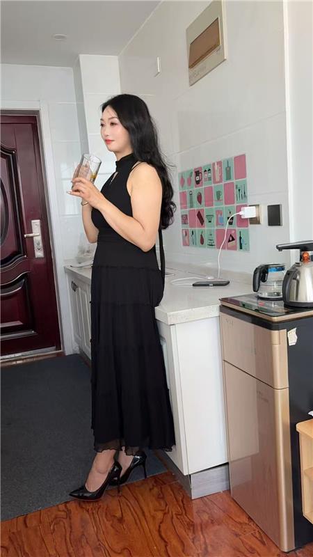 太原学府地铁A口附近妞妞