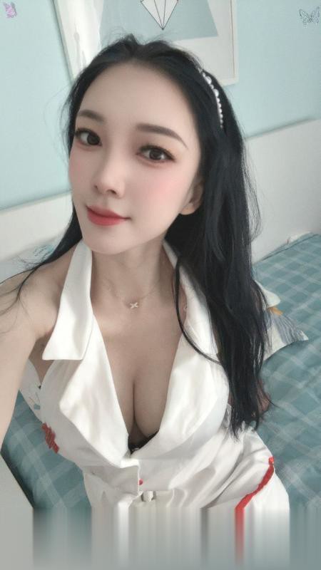 北京朝阳长腿喷水桃子