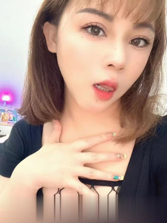 合肥湿吻大胸美女