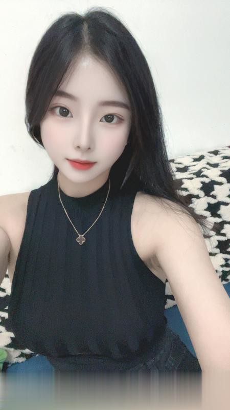 深圳性感半只狐狸会所出来的小姐姐