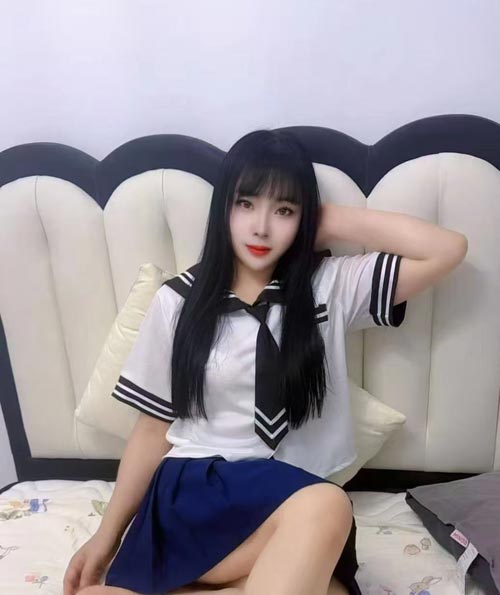 北京新来的苗族小嫩妹cos文文，嫩，骚，玩得开，足钟不