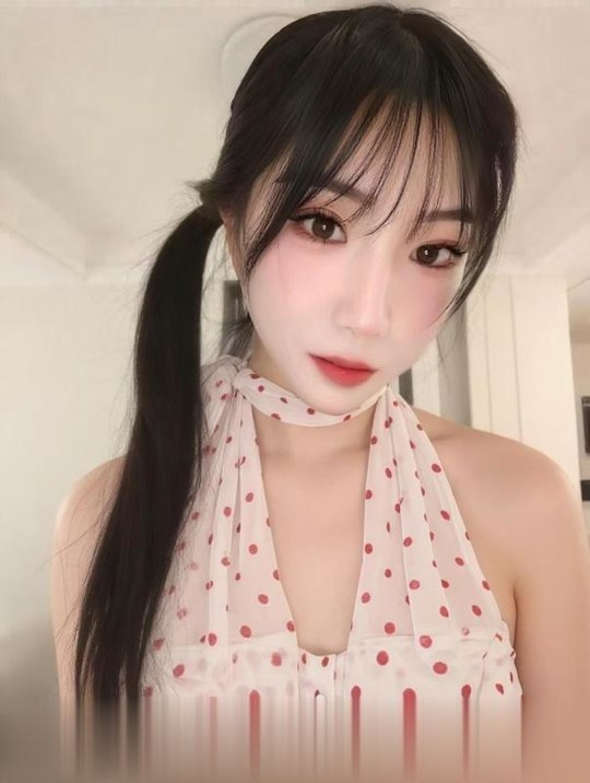 武汉光谷步行街芳芳黑丝大长腿