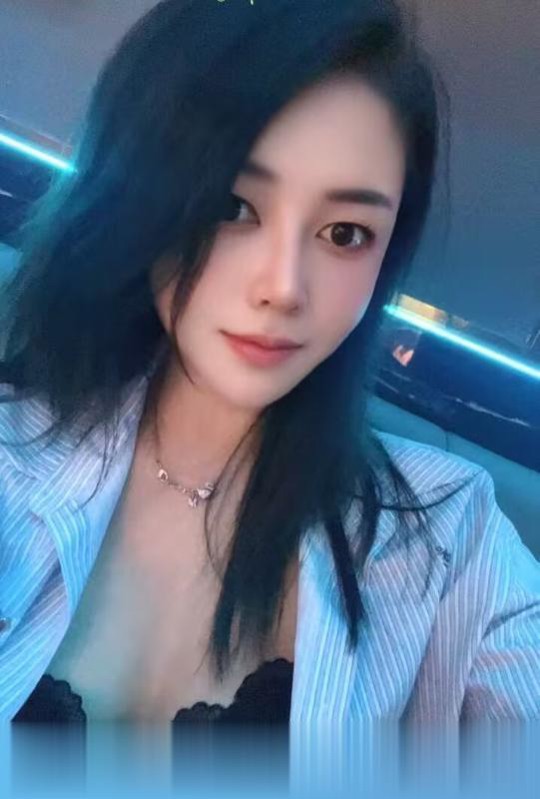 杭州美女苏瑶翘臀大奶妹子，身材不错胸挺大屁股翘