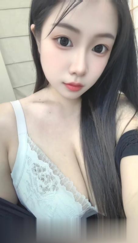 上海性感大胸小骚货