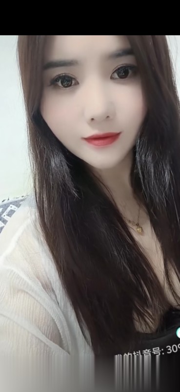 广州天河舌吻大屁股燕子妹子