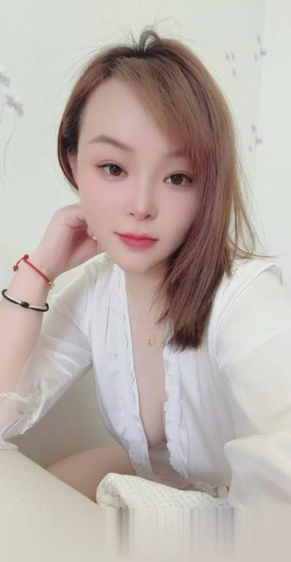 武汉欢乐谷大胸姐姐