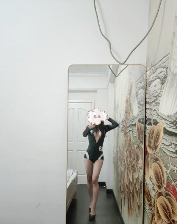 渝北蜜桃臀骚希希