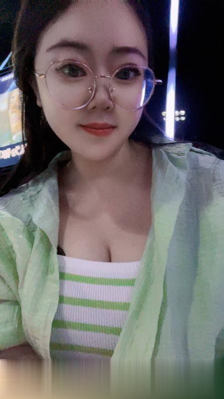 武汉光谷巨乳琦琦老师