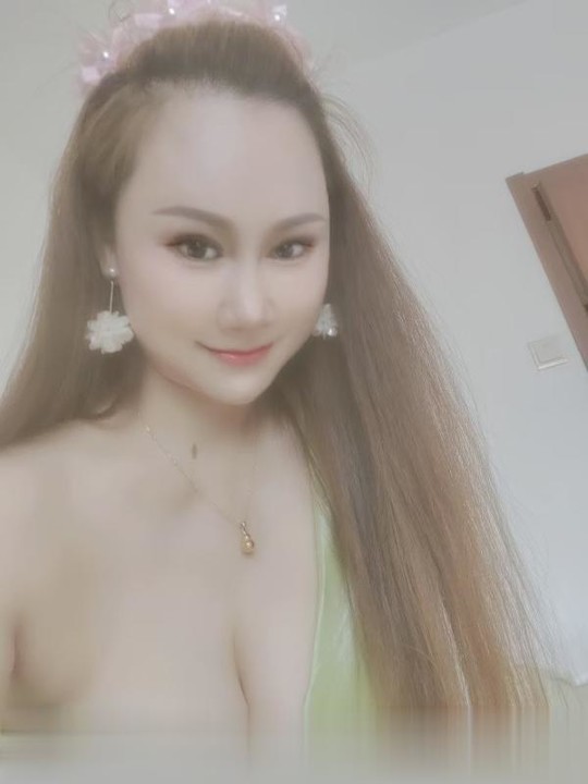 天津骚气E奶小姐姐