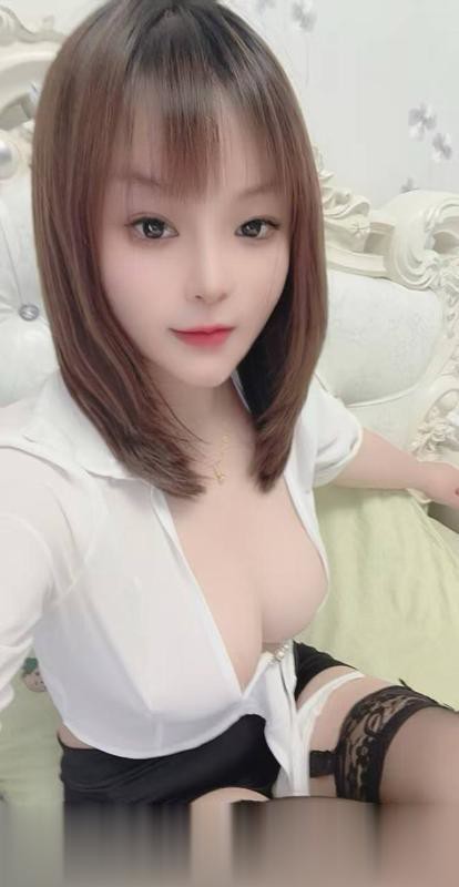 武汉欢乐谷大胸姐姐