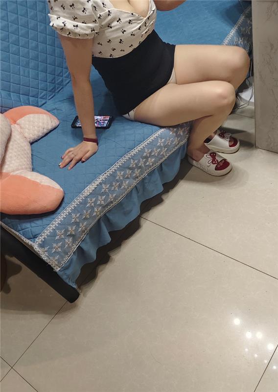 北京丰台轻熟姐姐大奶子大屁股，肉感十足