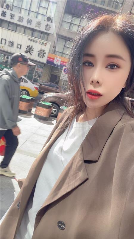 哈尔滨验证妖妖兜里有糖美女胜在年轻，满满的胶原蛋白