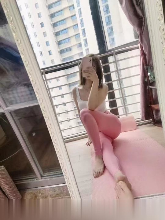 南京竹山路安琪.妹子身高至少168以上。身材修长，带点马...