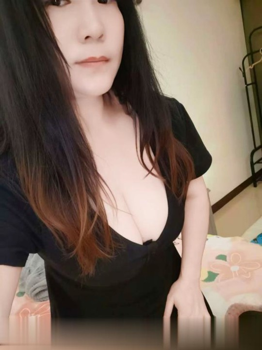 苏州虎丘大胸kb玲儿美女小个子，胸大