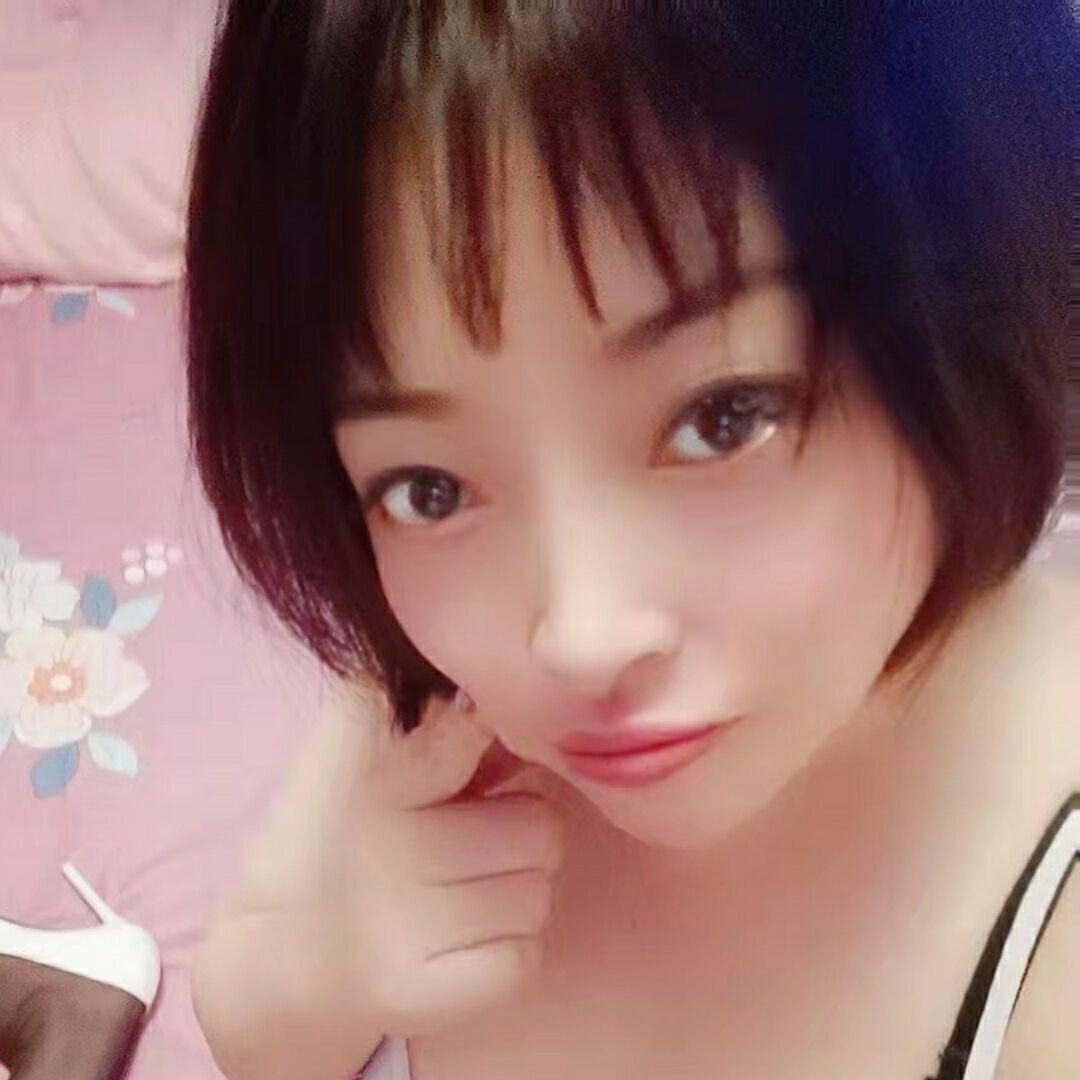 胸很大的一个妹子